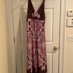 Maxi dress in a funky purple print!